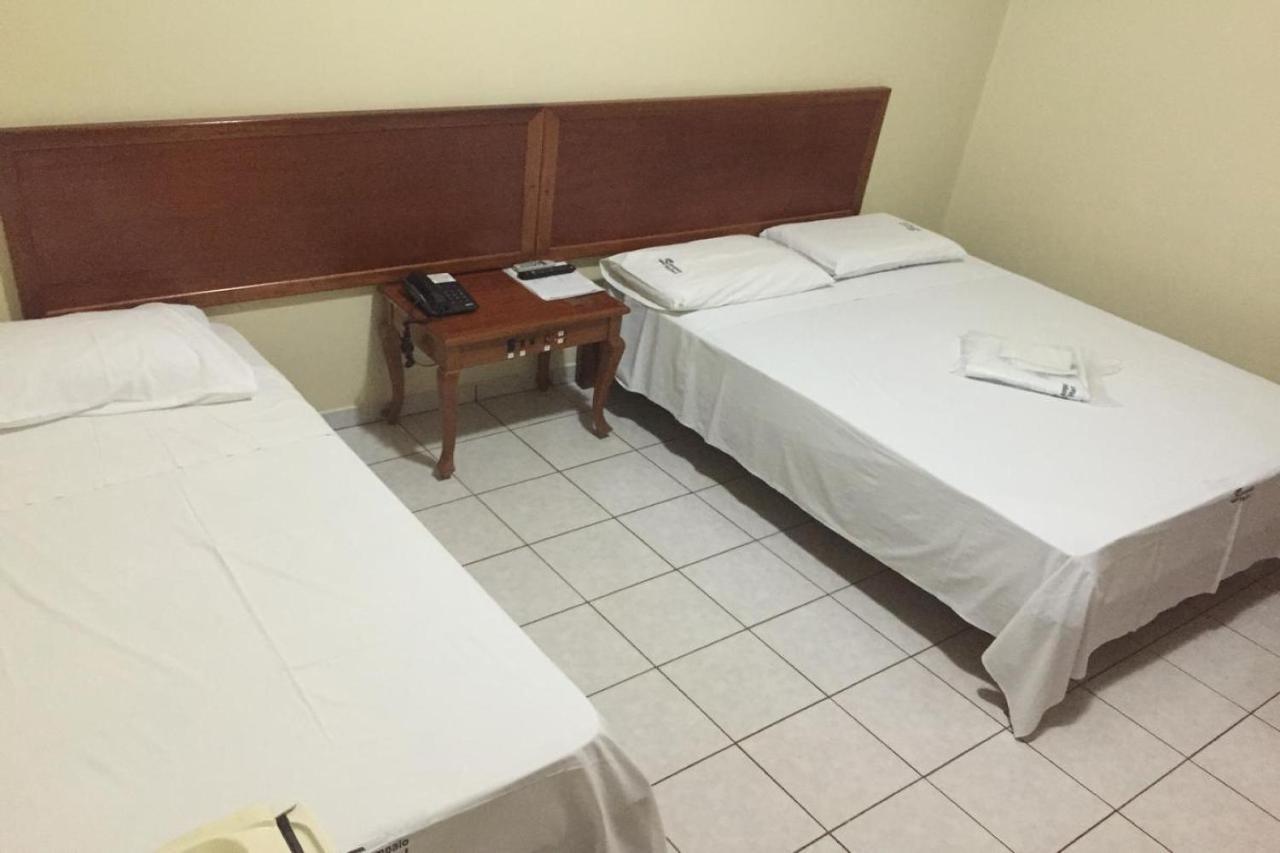 Hotel Oyo Sampaio Itumbiara
